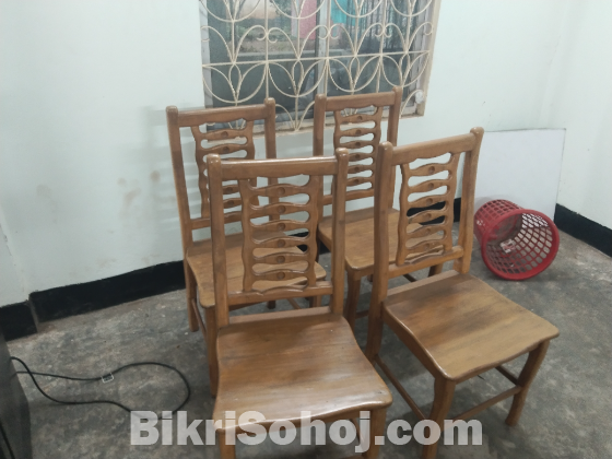 Dining table with 4 chair